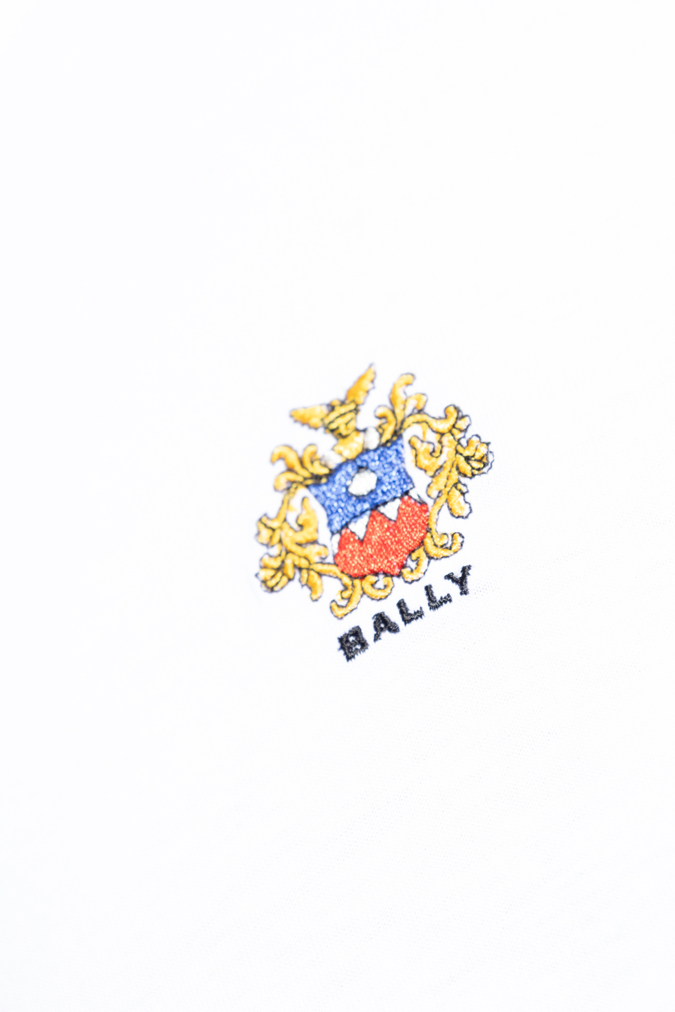 【関税&送料込】Bally T-Shirt With Logo Bally at ICETIME LUXE: Luxury Swiss Fashion